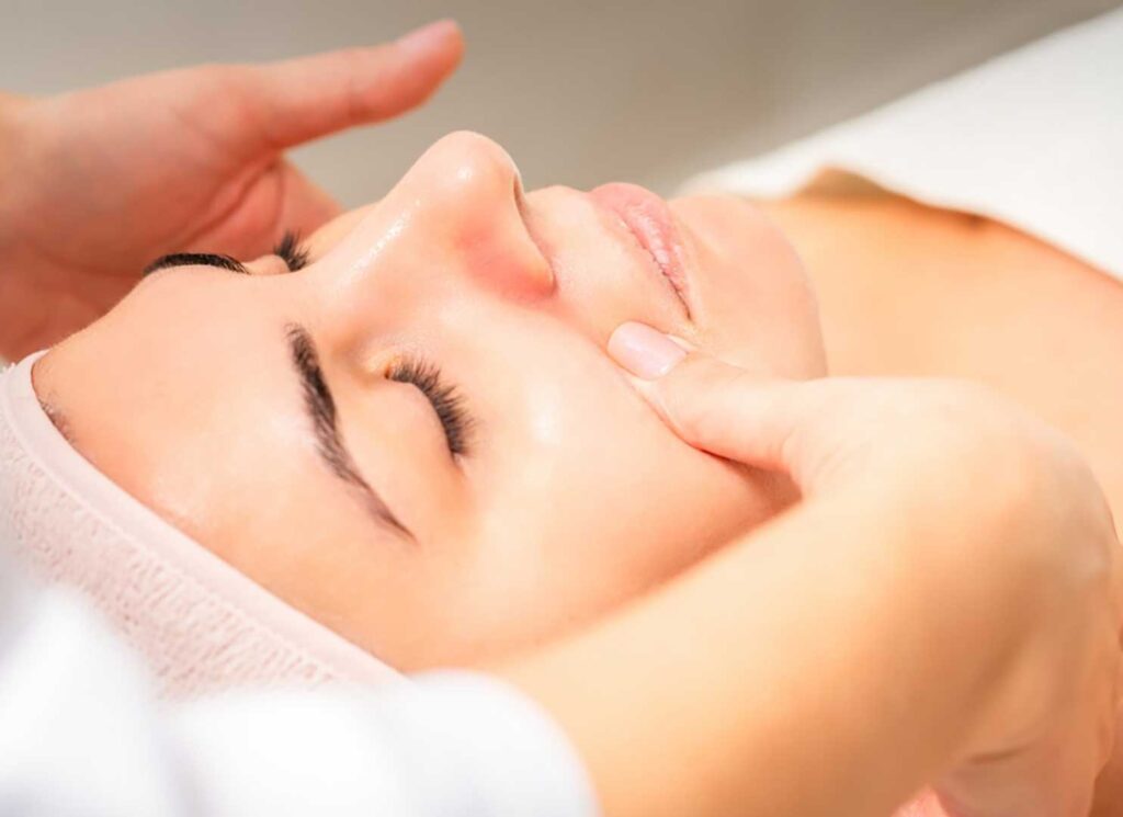 Facial Massage and Lymphatic Drainage